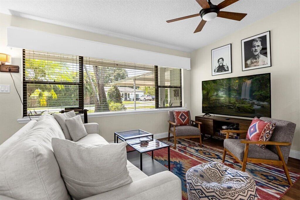 Photo of Livingroom in Fairview Shores