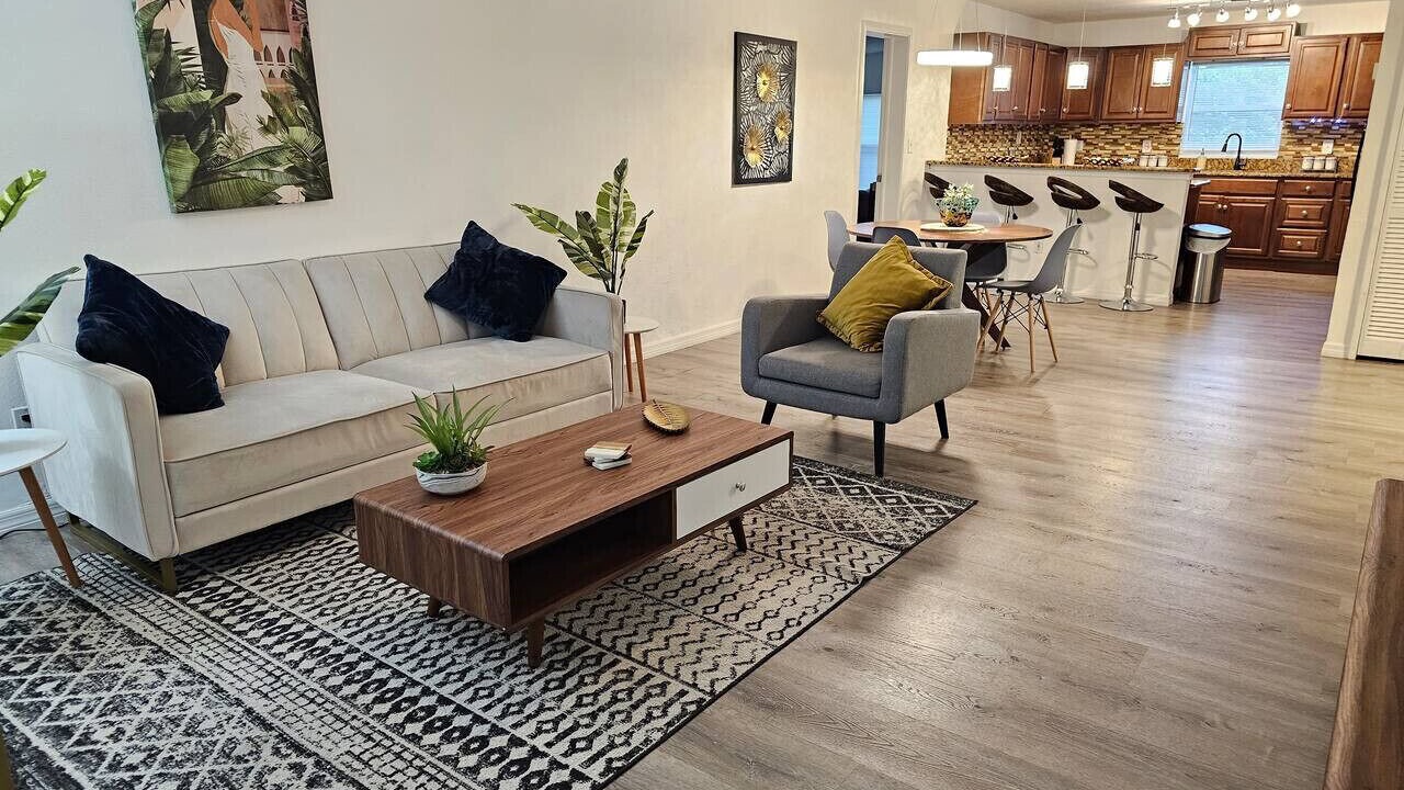 Photo of Livingroom in Lawsona - Fern Creek