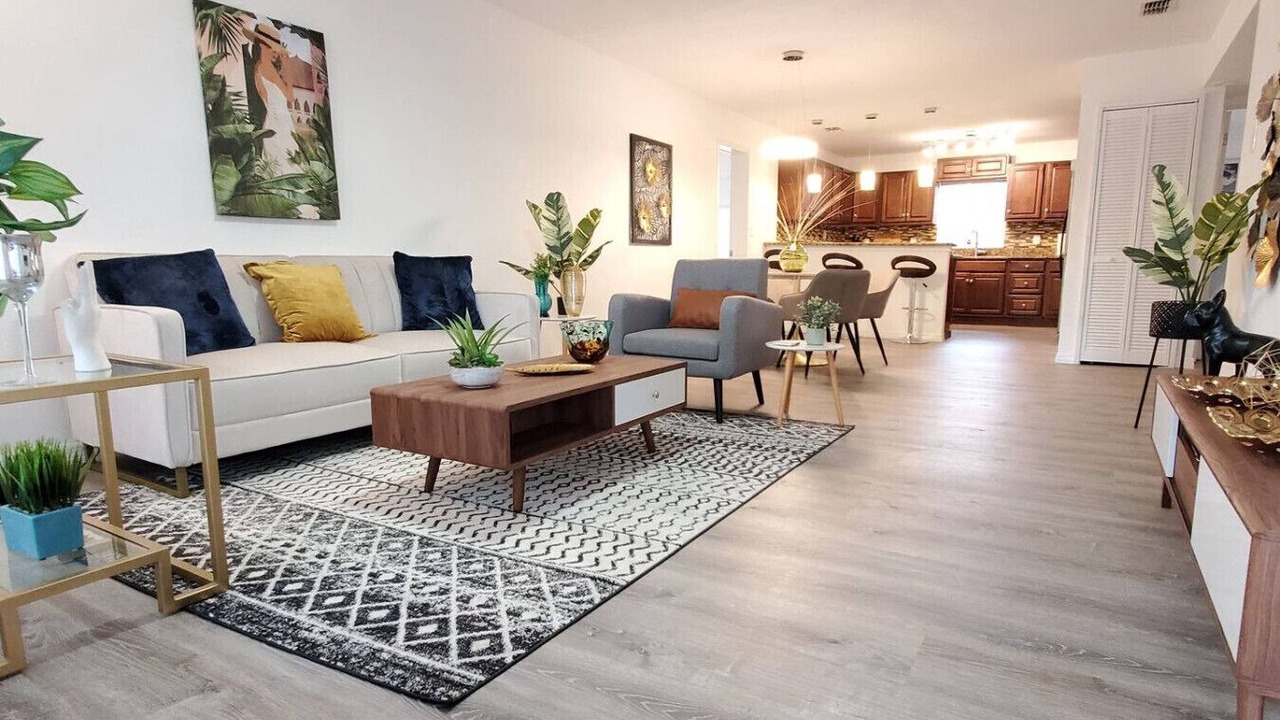 Photo of Livingroom in Lawsona - Fern Creek