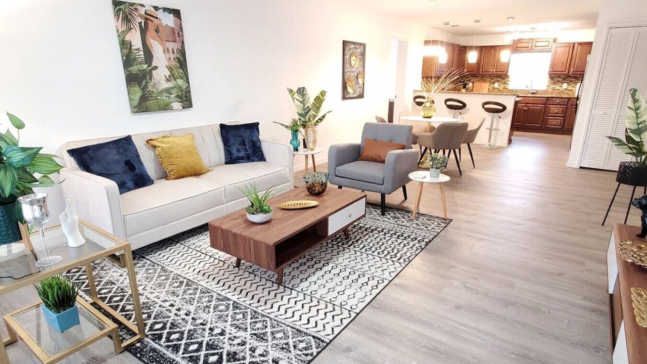 Photo of Livingroom in Lawsona - Fern Creek