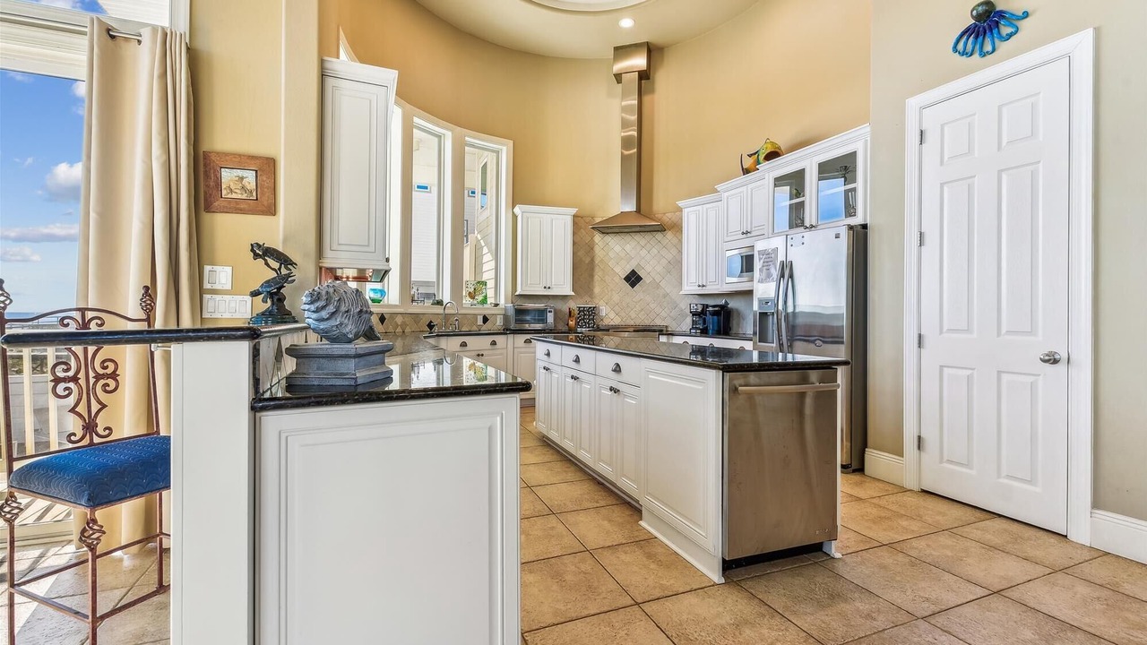 Photo of Kitchen in Sea Palm Village