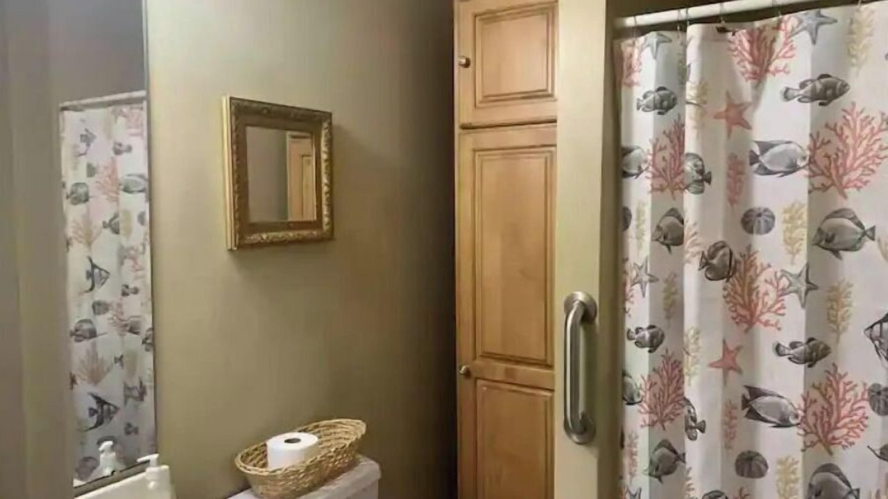Photo of Bathroom in Maurepas