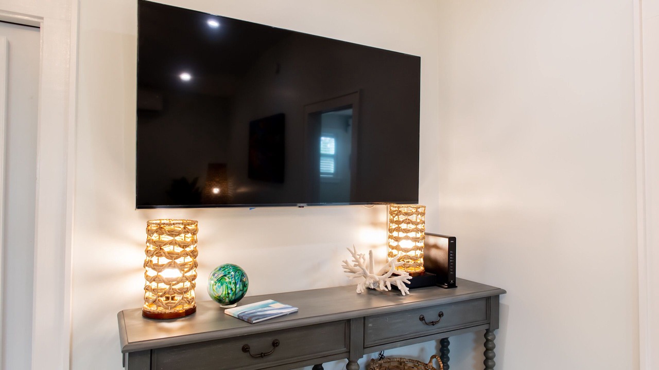 Photo of Bedroom in White Street Gallery District
