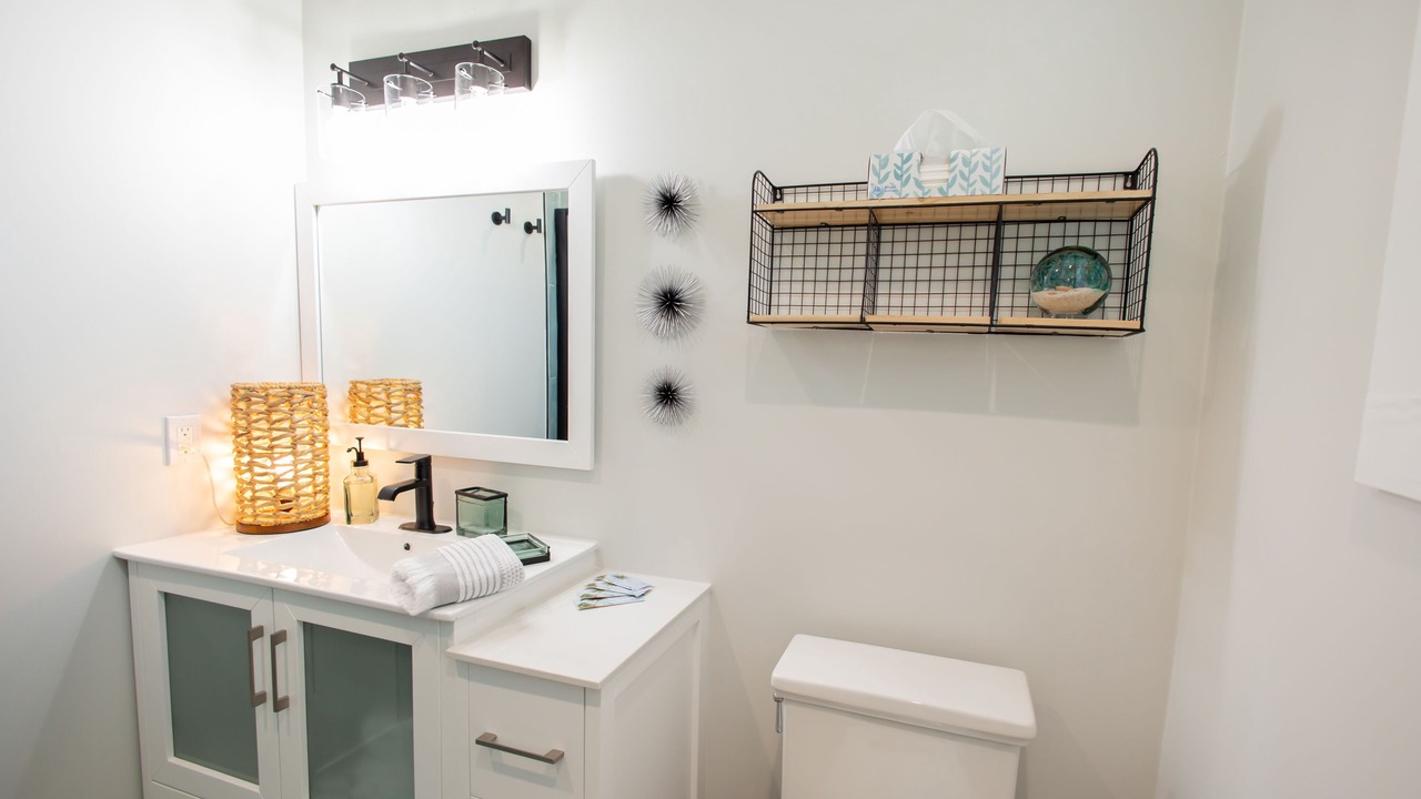 Photo of Bathroom in White Street Gallery District