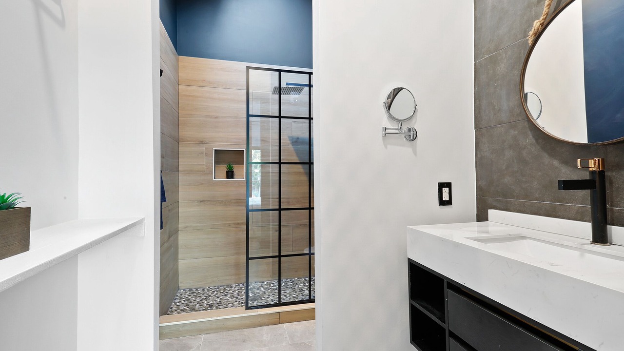 Photo of Bathroom in Saint Claude