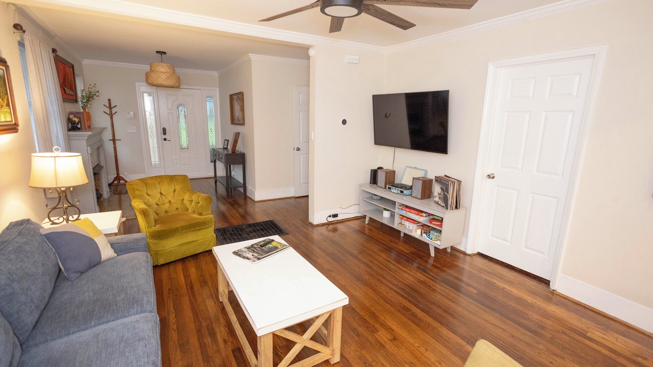 Photo of Livingroom in Crestline Heights