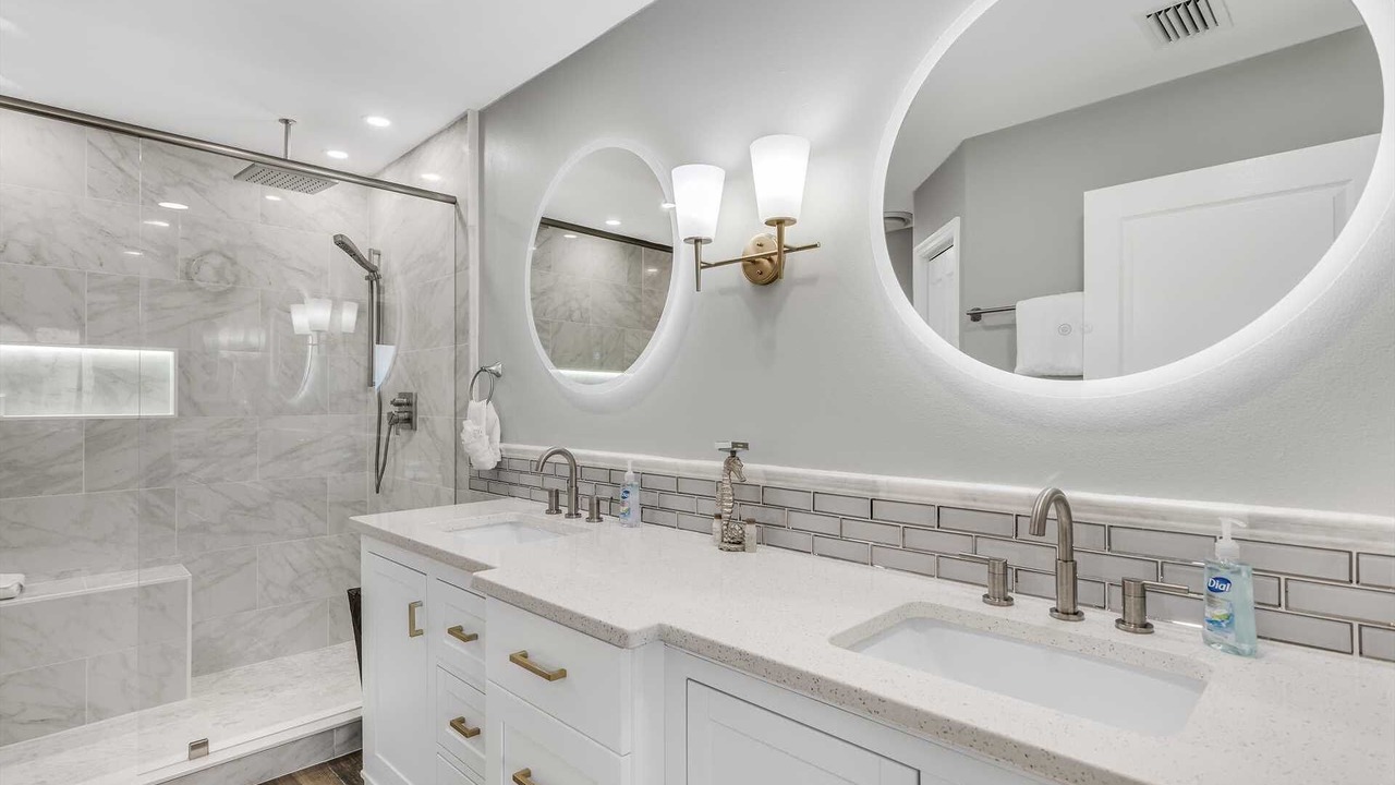 Photo of Bathroom in Avalon Beach Estates