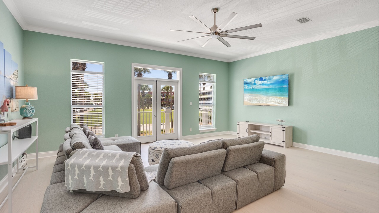 Photo of Livingroom in Gulf Place
