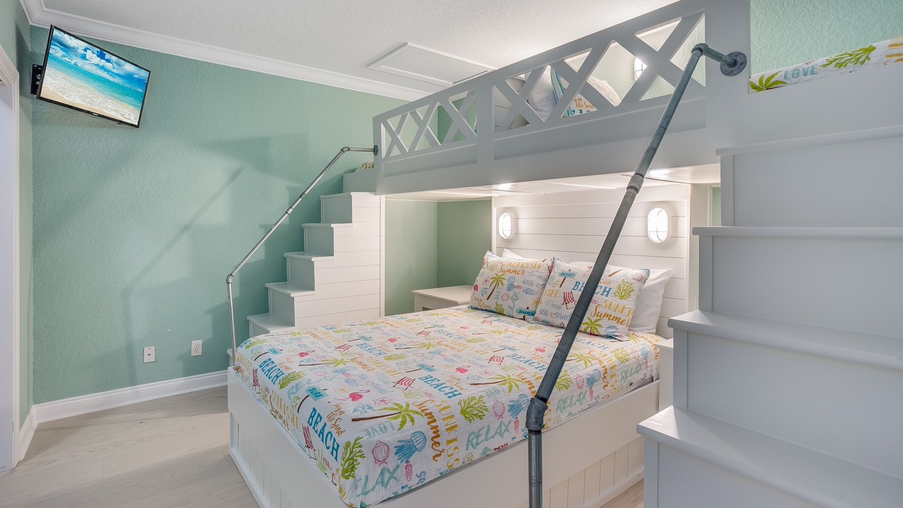 Photo of Bedroom in Gulf Place