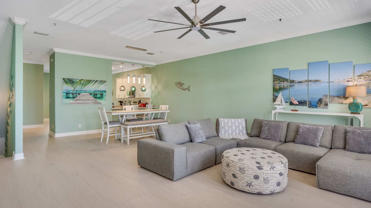 Photo of Livingroom in Gulf Place