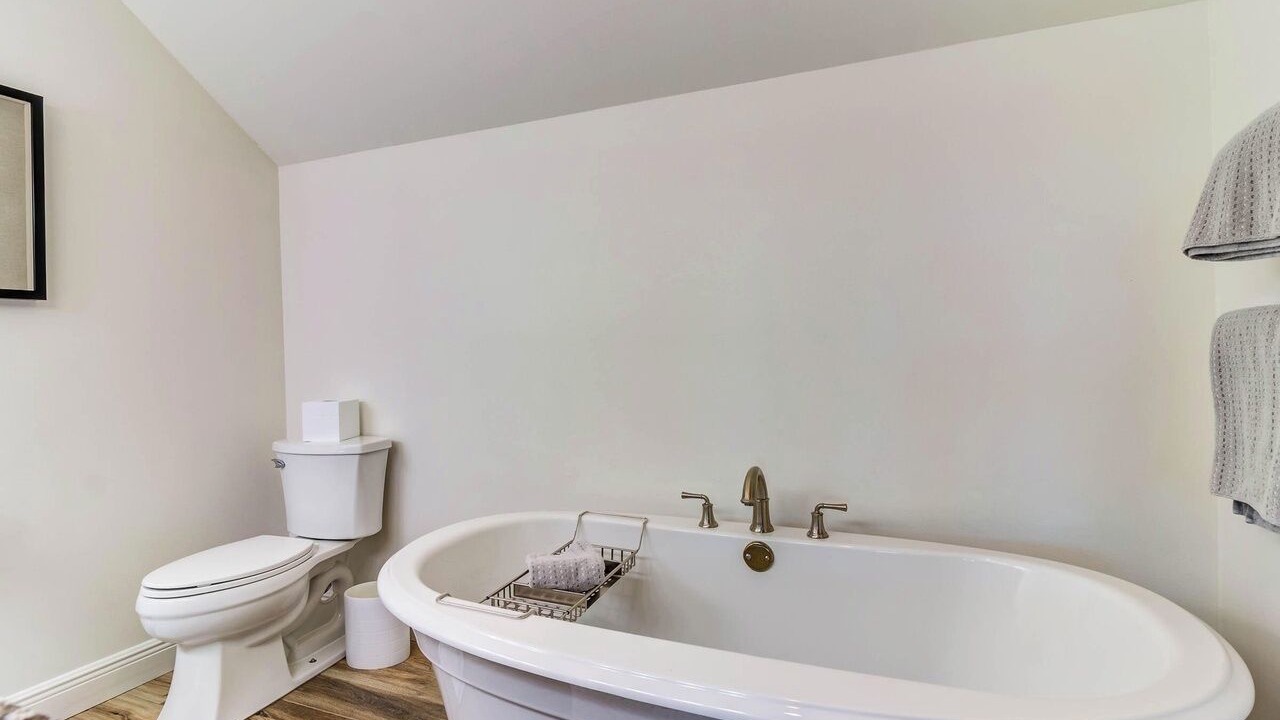 Photo of Bathroom in Shoreline Park