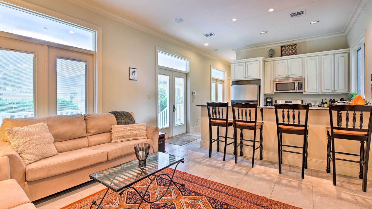 Photo of Livingroom in Lakeview