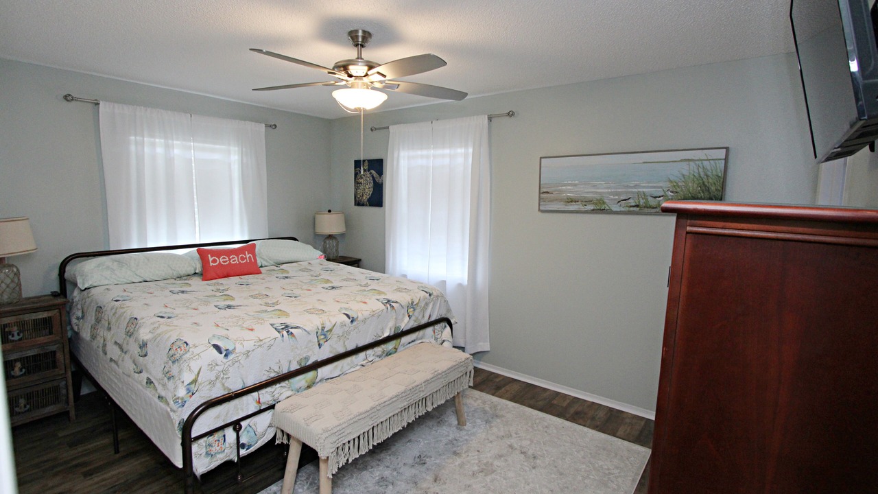 Photo of Bedroom in Foley