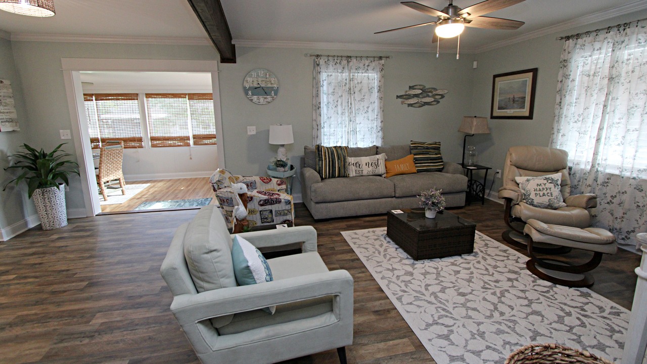 Photo of Livingroom in Foley