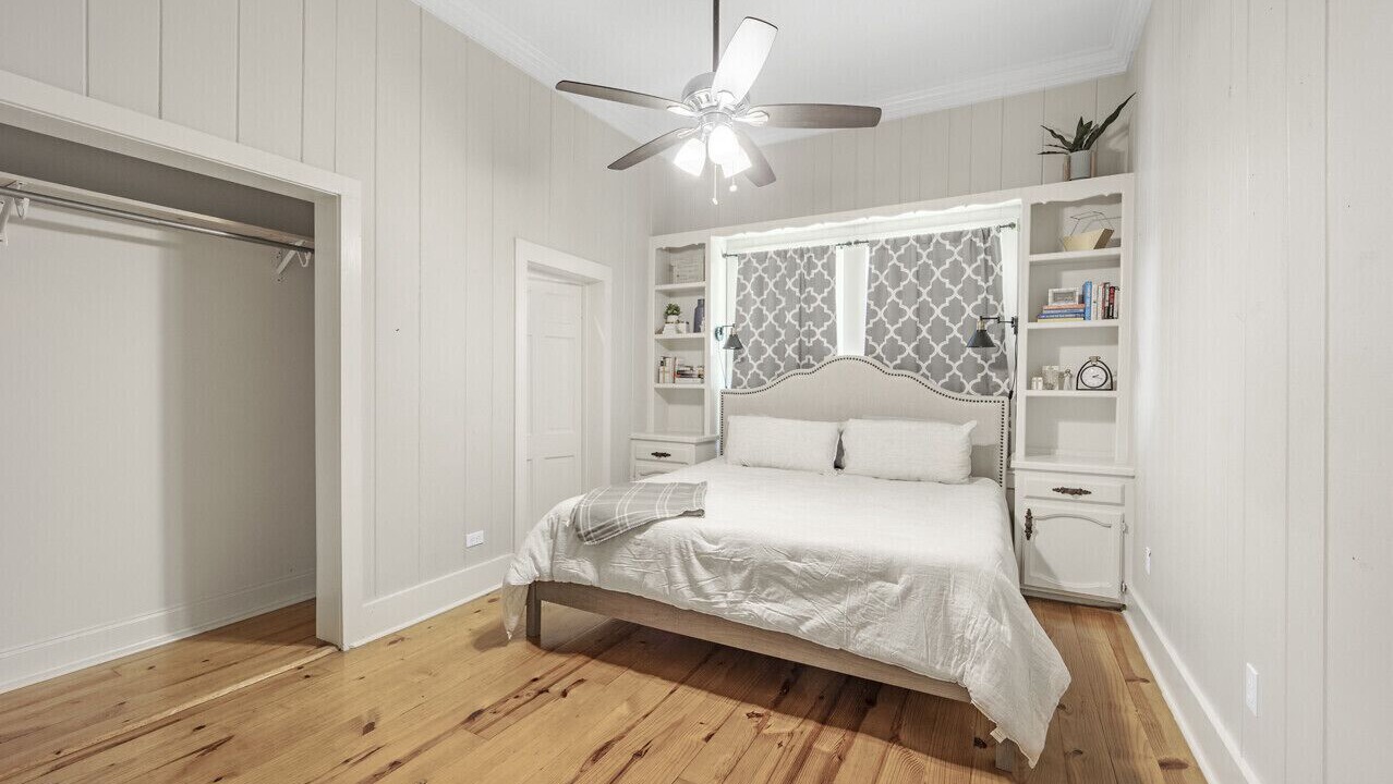 Photo of Bedroom in Pride