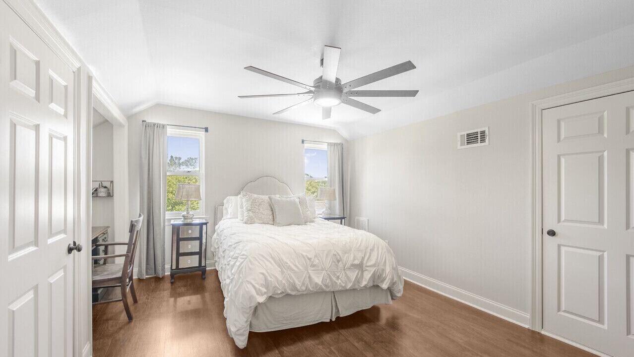 Photo of Bedroom in Pride