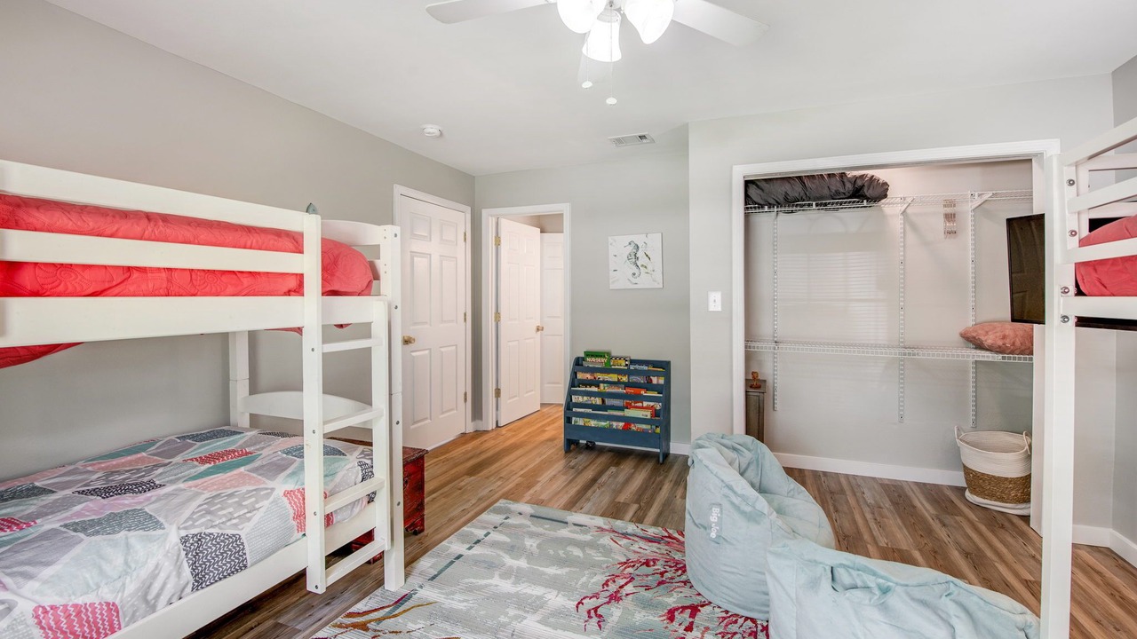Photo of Bedroom in Mary Esther