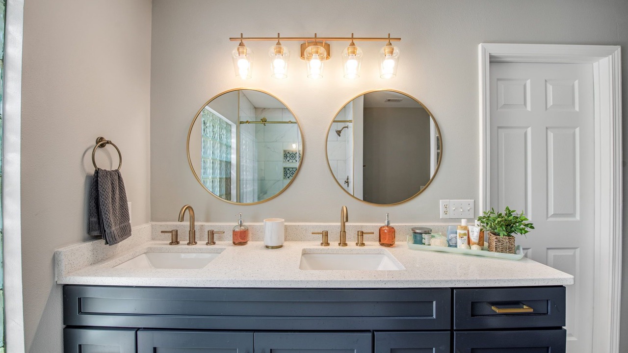 Photo of Bathroom in Mary Esther