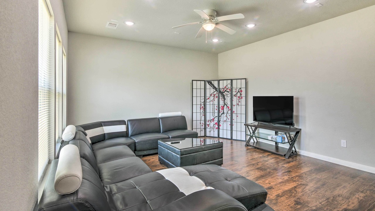 Photo of Livingroom in Texas City