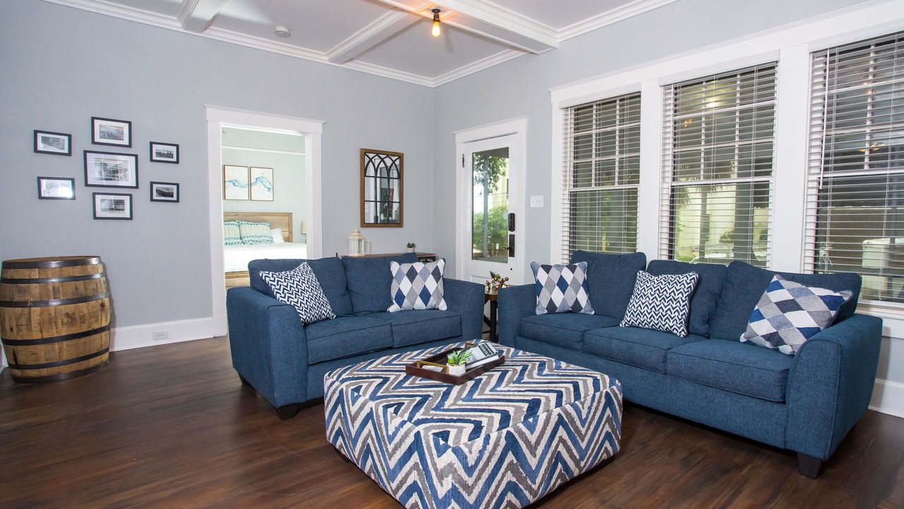 Photo of Livingroom in Downtown