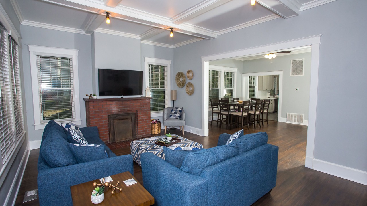 Photo of Livingroom in Downtown