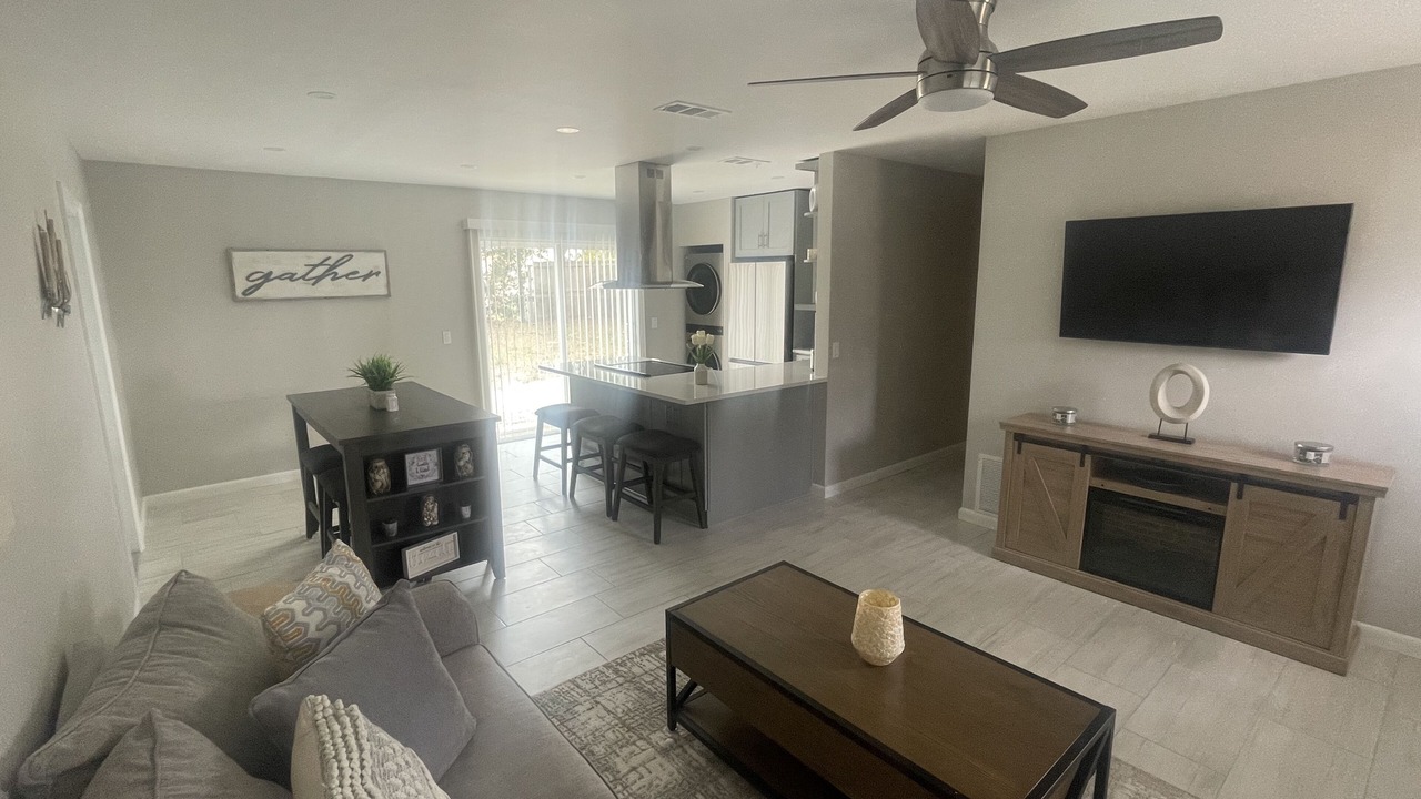 Photo of Livingroom in Pretty Bayou