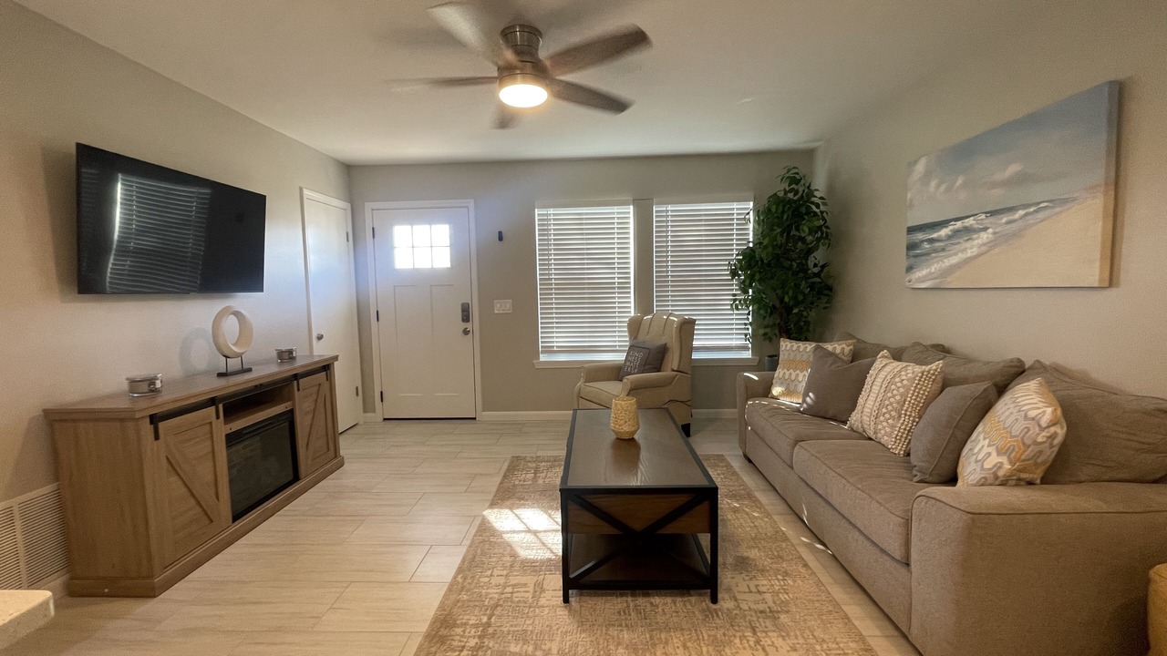 Photo of Livingroom in Pretty Bayou