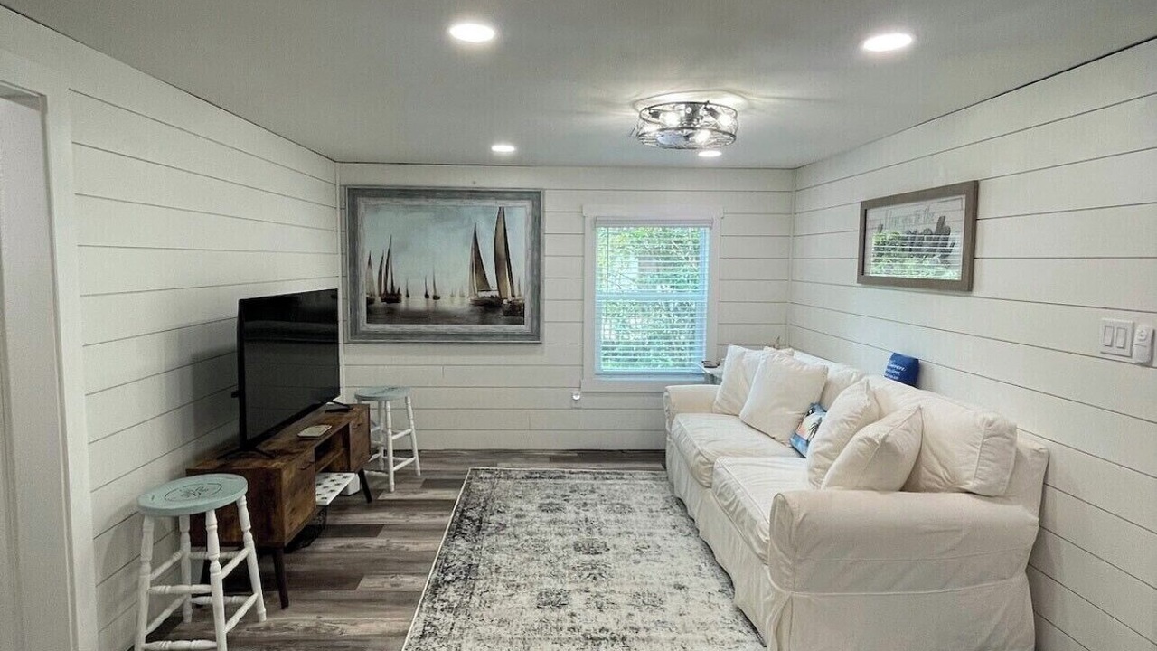Photo of Livingroom in Innerarity Heights