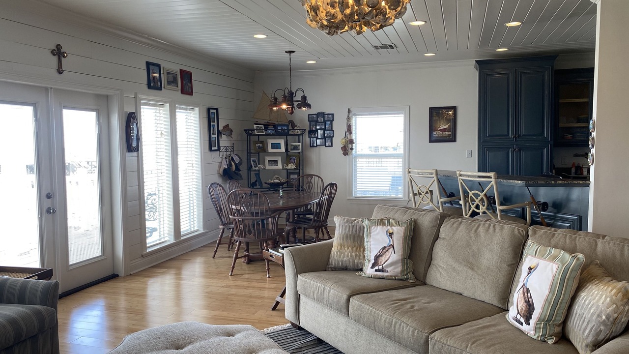 Photo of Livingroom in Cocodrie