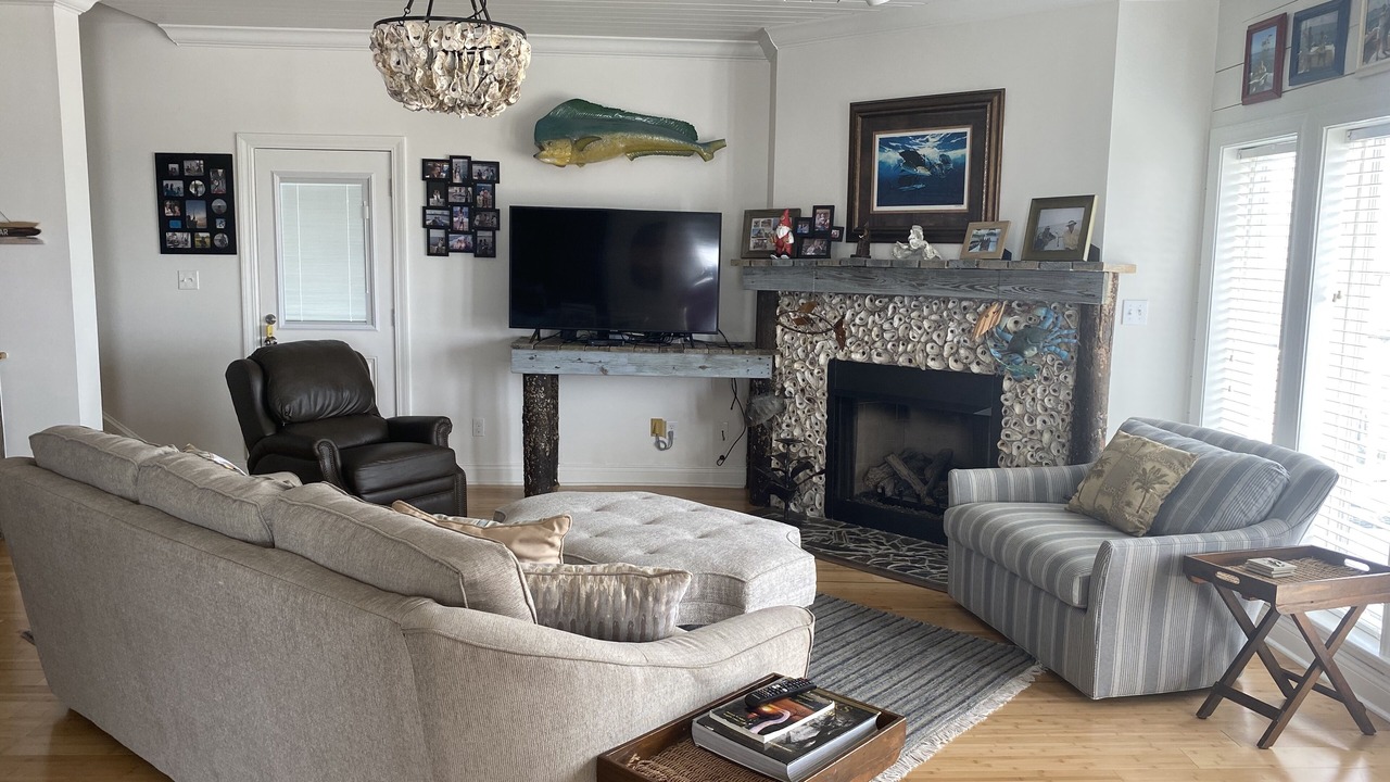 Photo of Livingroom in Cocodrie
