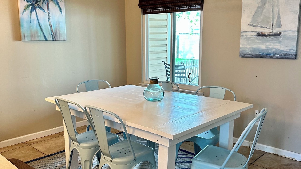 Photo of Livingroom in Crescent Beach