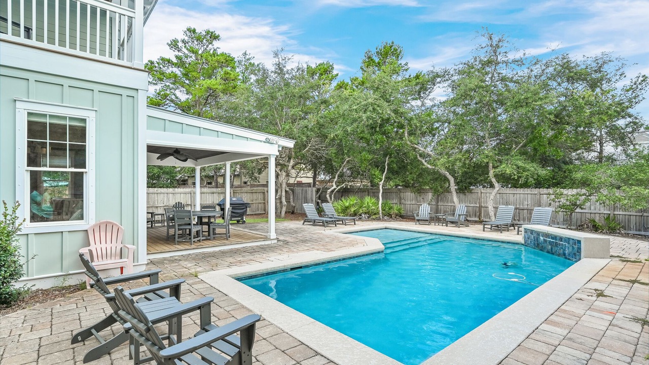 Photo of Outdoor in White's Gulfview