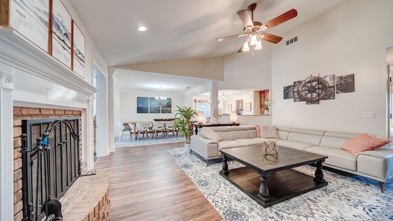 Photo of Livingroom in Lynn Haven