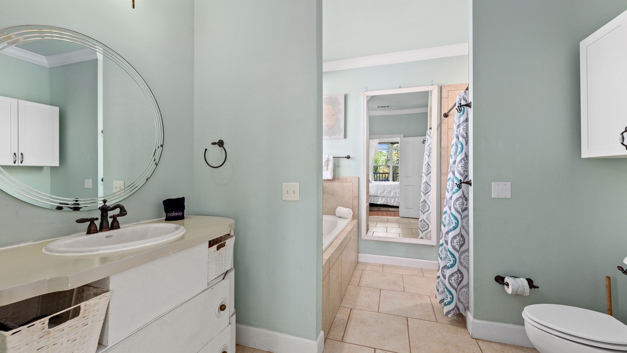 Photo of Bathroom in Summer Breeze