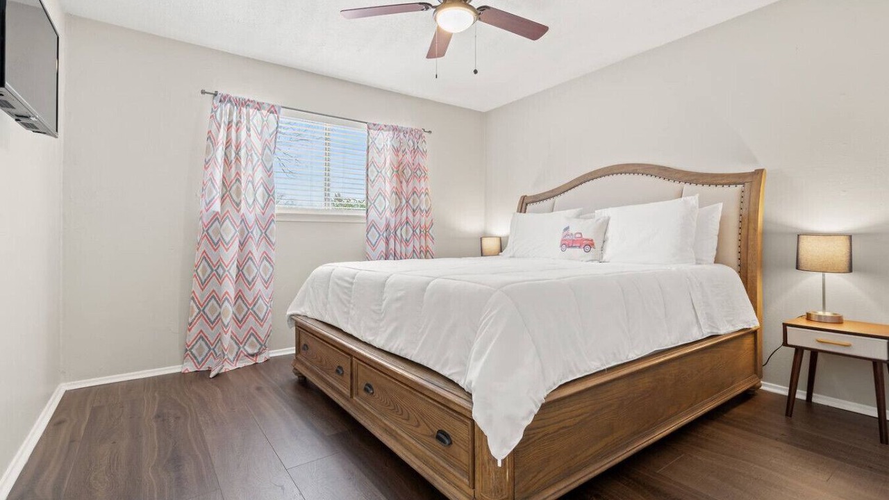 Photo of Bedroom in Central Arlington