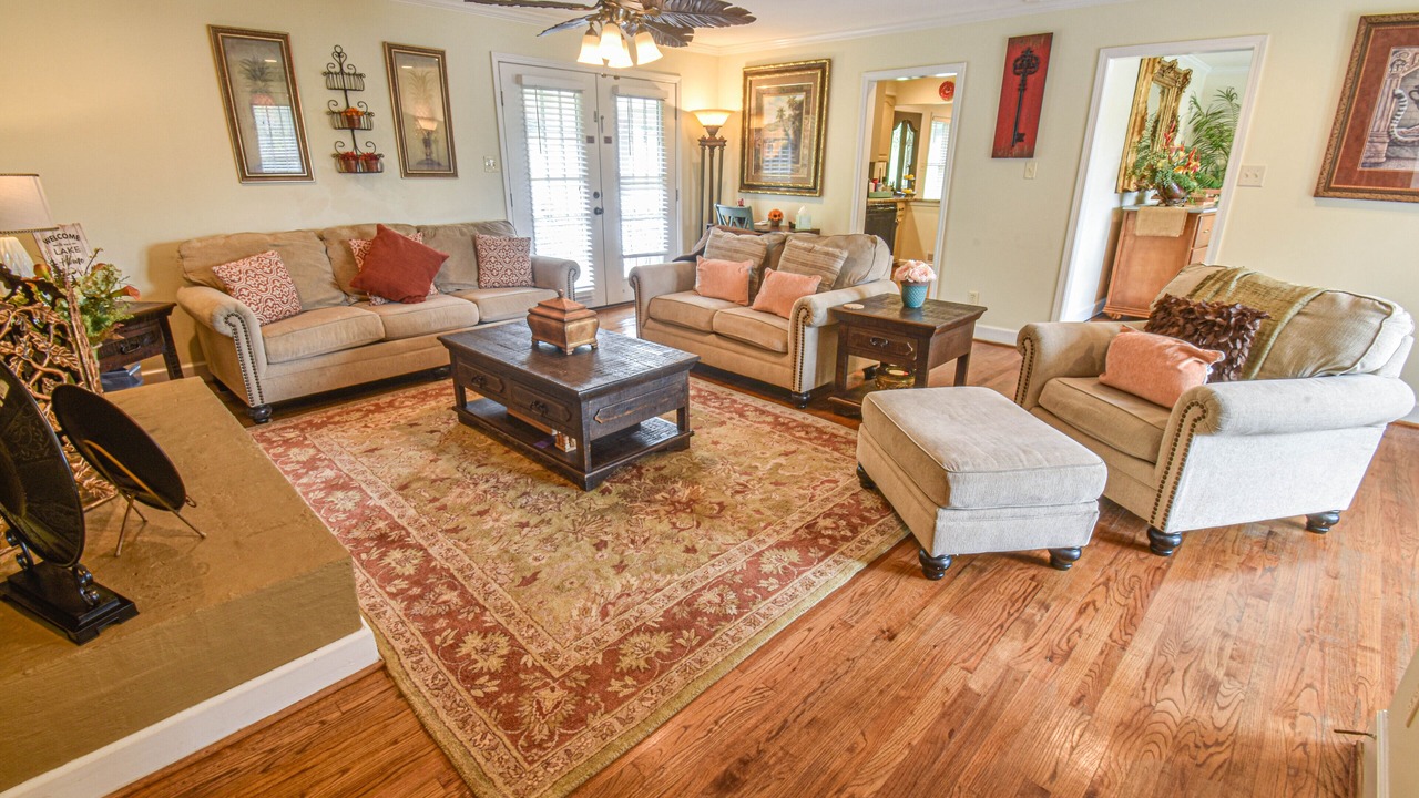 Photo of Bedroom in Northport