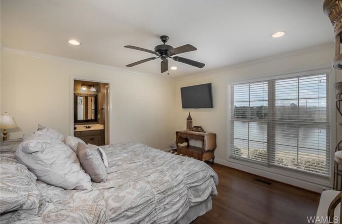 Photo of Bedroom in Northport