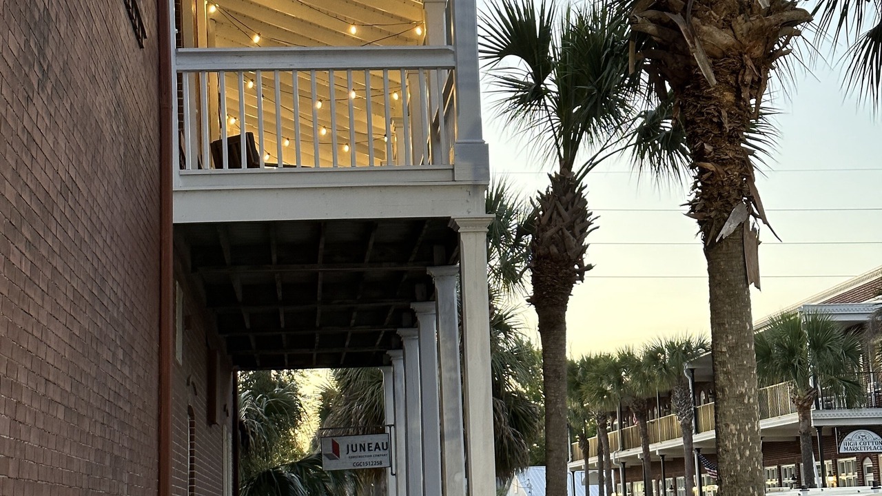 Photo of Patio Balcony in Historic Downtown Apalachicola