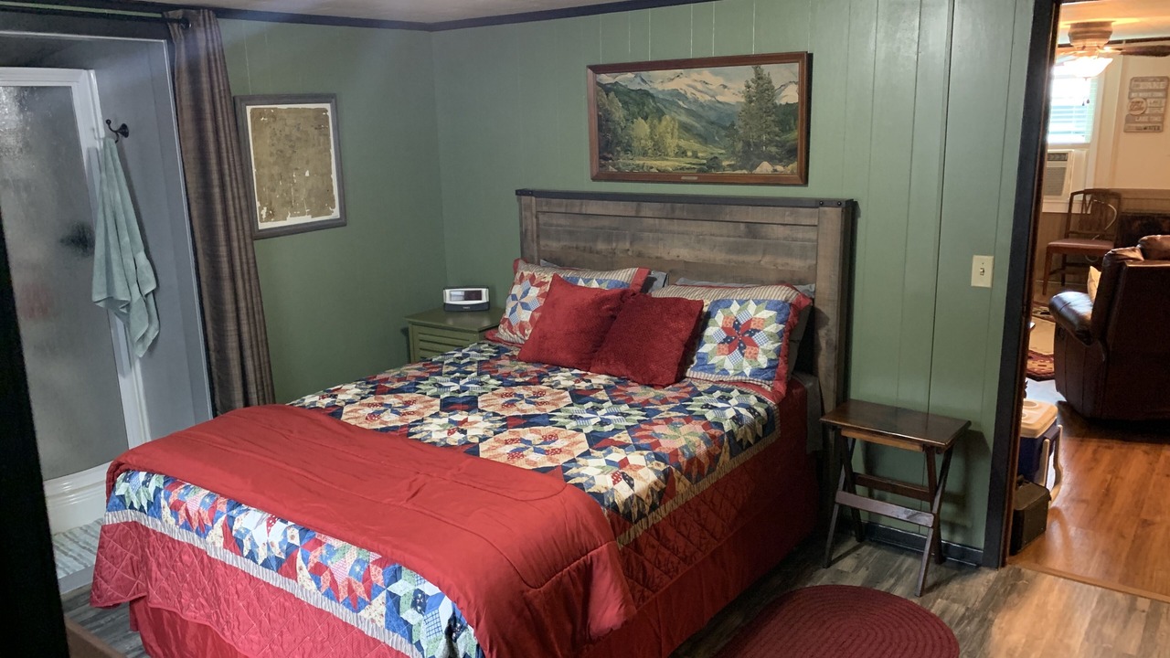 Photo of Bedroom in Broaddus