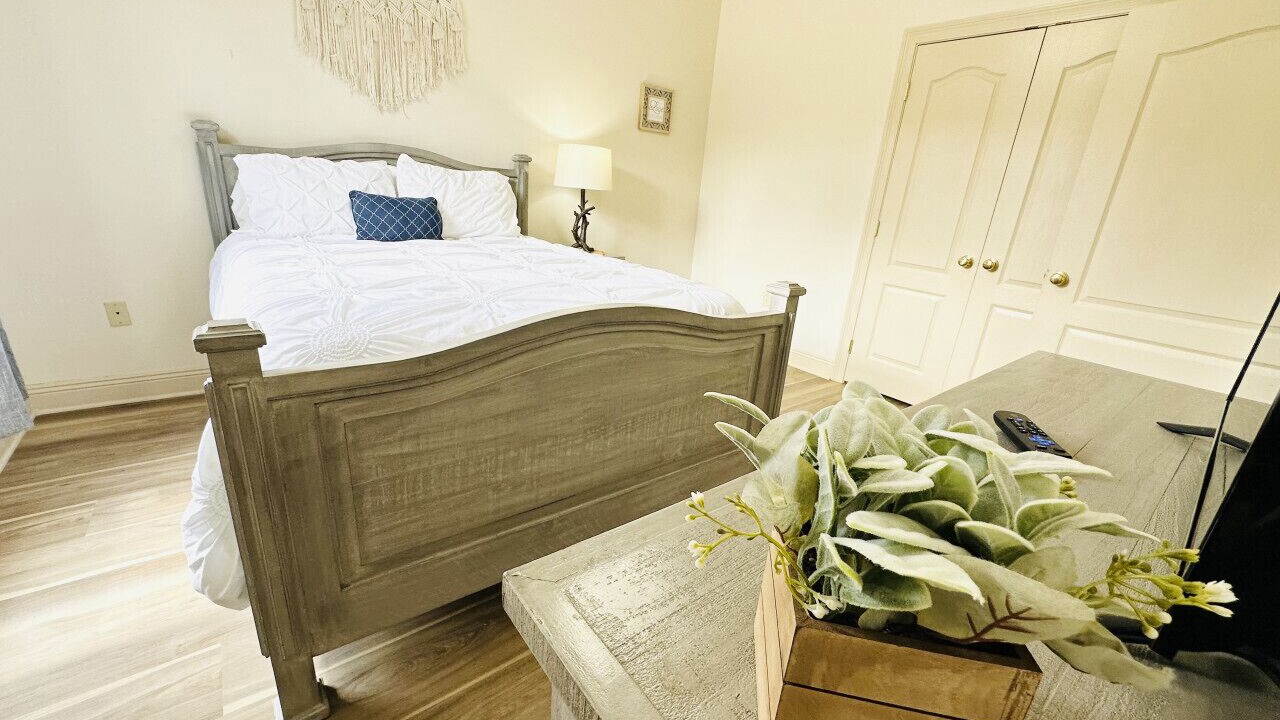 Photo of Bedroom in Pine Grove
