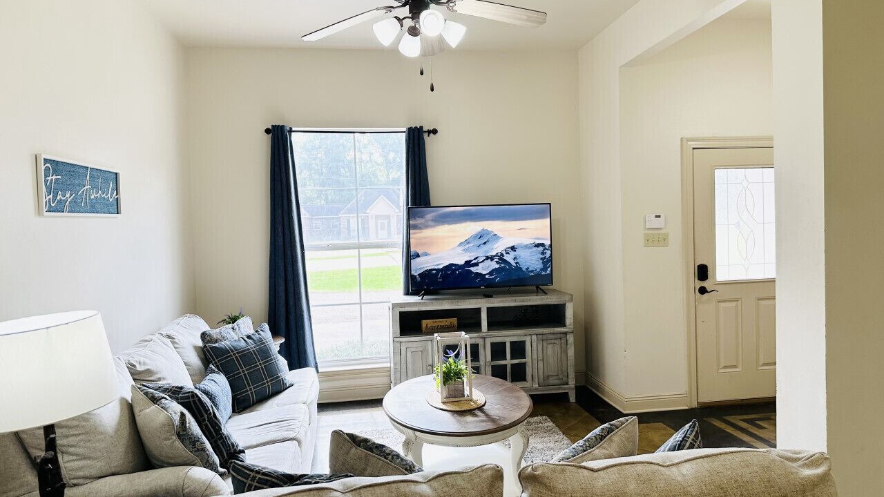Photo of Livingroom in Pine Grove