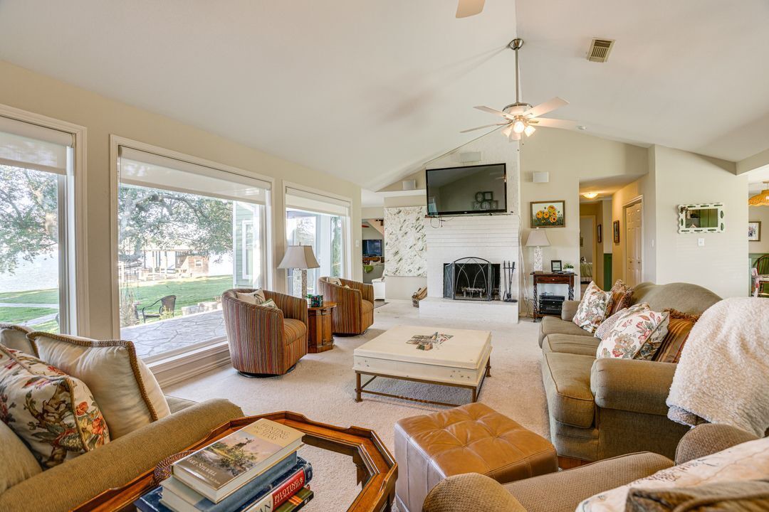 Photo of Livingroom in West Livingston