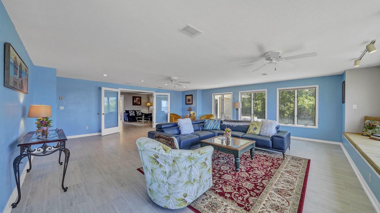 Photo of Livingroom in Mary Esther