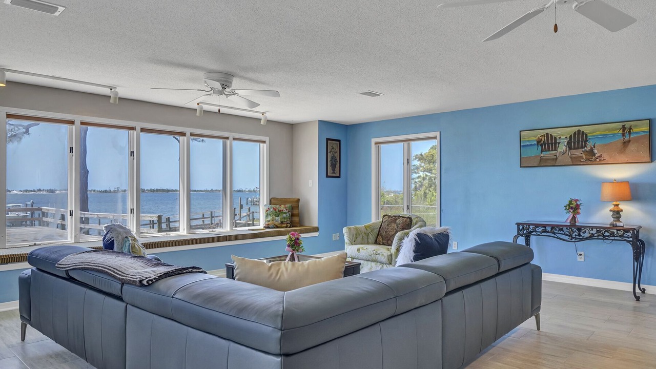 Photo of Livingroom in Mary Esther