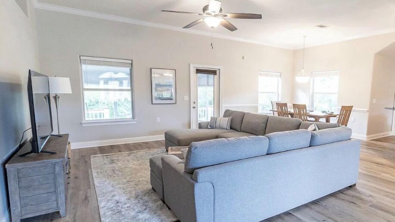 Photo of Livingroom in Gulf Breeze