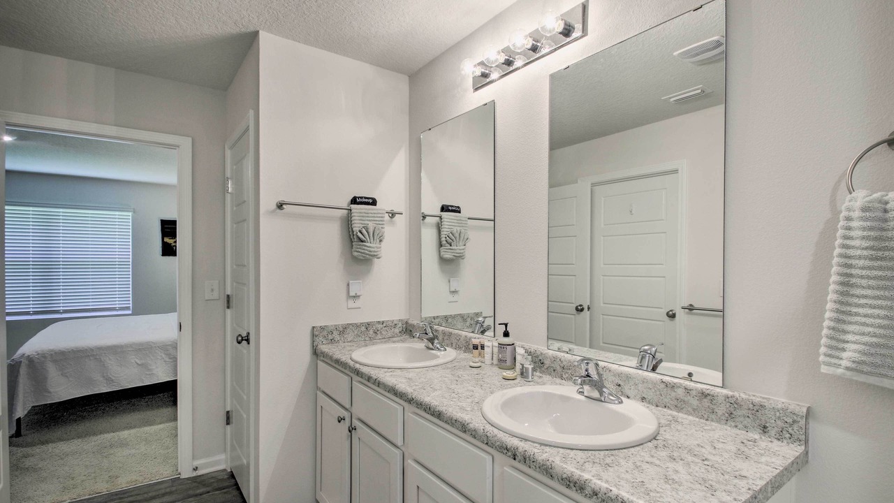 Photo of Bathroom in Pine Forest