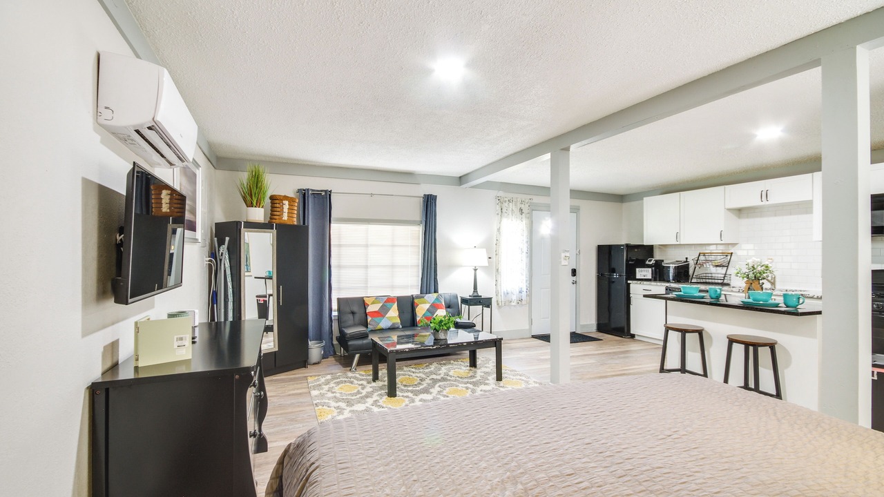 Photo of Bedroom in Greenwood