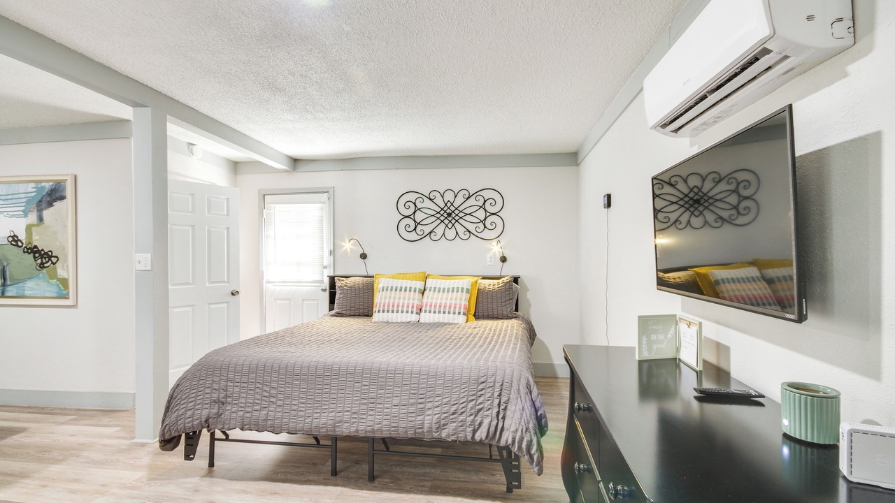 Photo of Bedroom in Greenwood