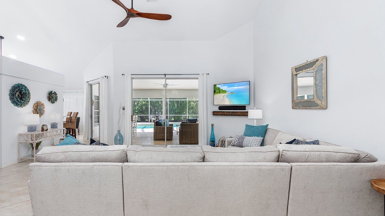 Photo of Livingroom in Crown Pointe