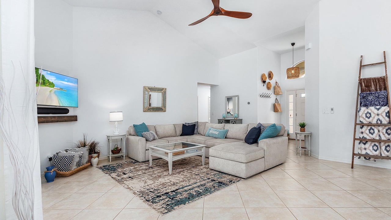 Photo of Livingroom in Crown Pointe